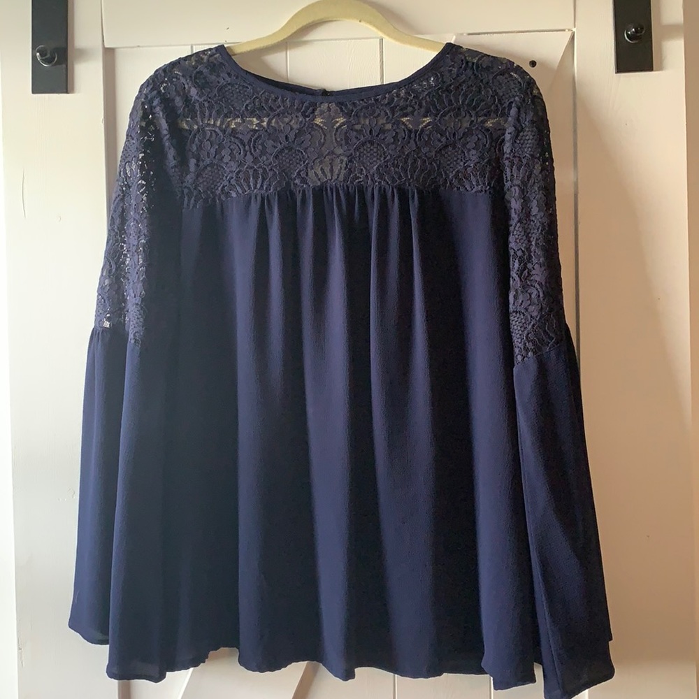 Octavia lace maternity top